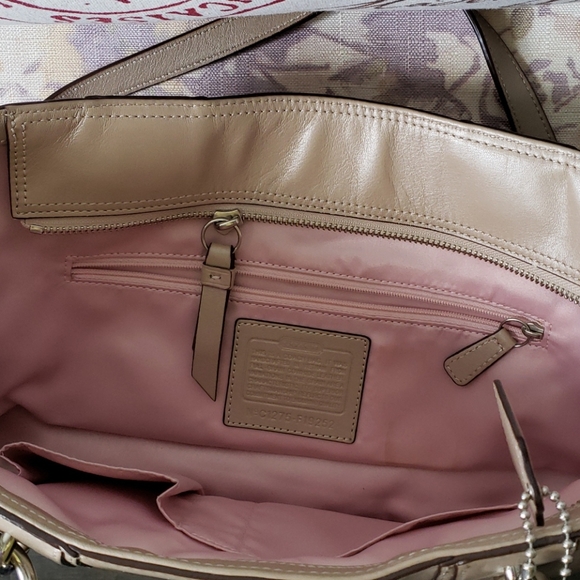 Coach purse - Picture 2 of 3